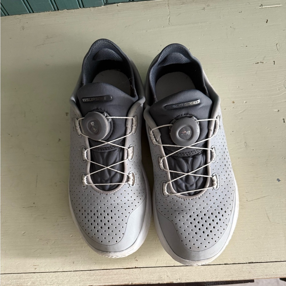 Under Armour Men's Gray Athletic Shoes